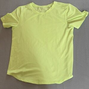 Lululemon‎ High Neck Running and Training T-Shirt
Yellow Serpentine Size 6